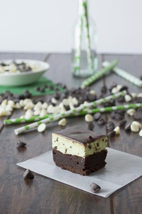 Brownies con Mousse alla Menta e Gocce di Cioccolato nel congelatore