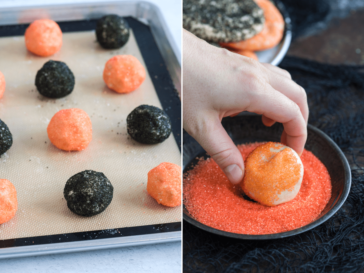 Semplici Biscotti di Zucchero di Halloween 4 Biscotto di zucchero arancione che rotola in zucchero semolato arancione e palline di pasta di biscotti arancioni e neri su teglia da forno rivestita con tappetino in silicone