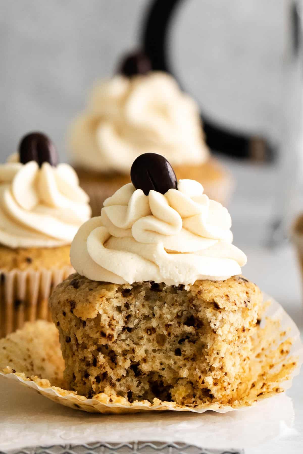 Cupcakes al caffè 5 muffin al caffè con un morso mancante