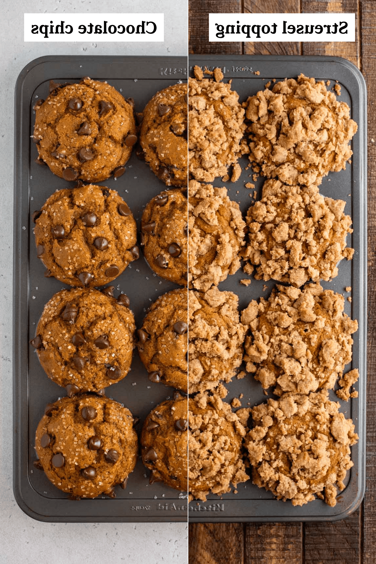 Muffin alla Zucca e Streusel Senza Glutine 4 Uno scatto diviso di muffin di zucca senza glutine in una teglia di metallo, metà con topping di streusel e metà con gocce di cioccolato