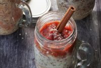 Sweet & Tart Rhubarb Overnight Oats