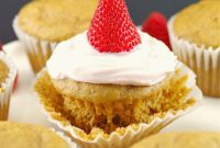 Gingerbread Strawberry Pancake Cupcakes