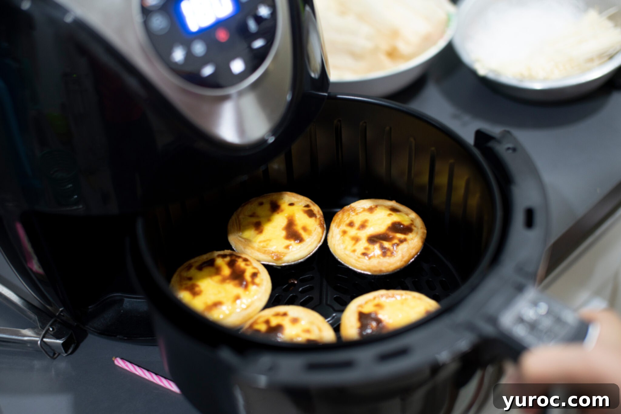 egg tarts in air fryer basket