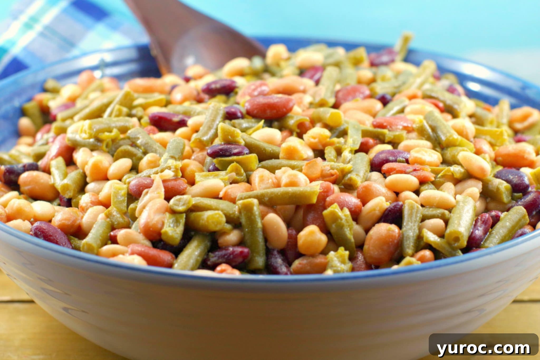 Effortless Mixed Bean Salad 2 Easy Bean Salad (Vegan) #bean salad #vegan | foodmeanderings.com