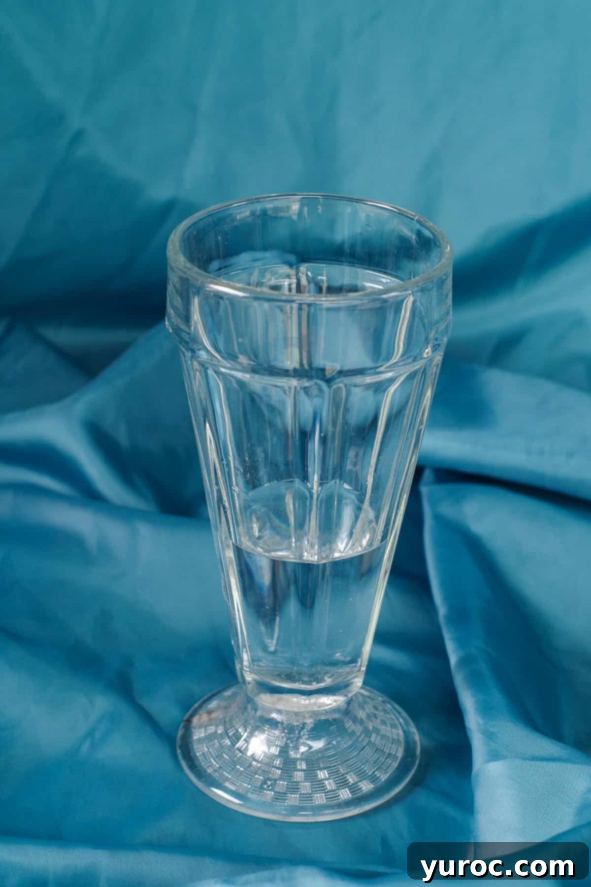 Shirley Temple Mocktail Recipe 4 Step 1: 1 part sparkling water added to a milkshake glass
