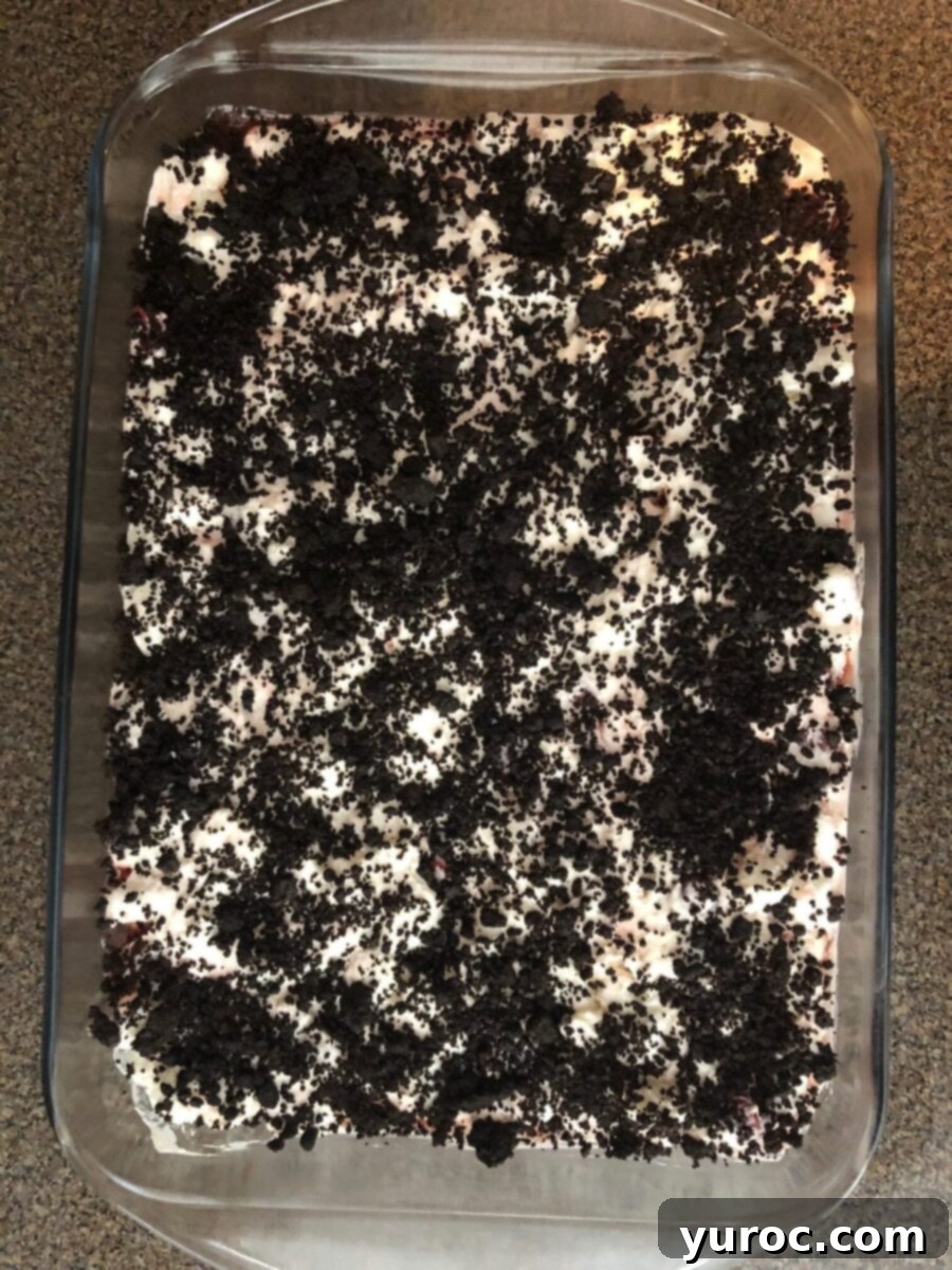 sprinkle remaining Oreo crumbs over marshmallow layer