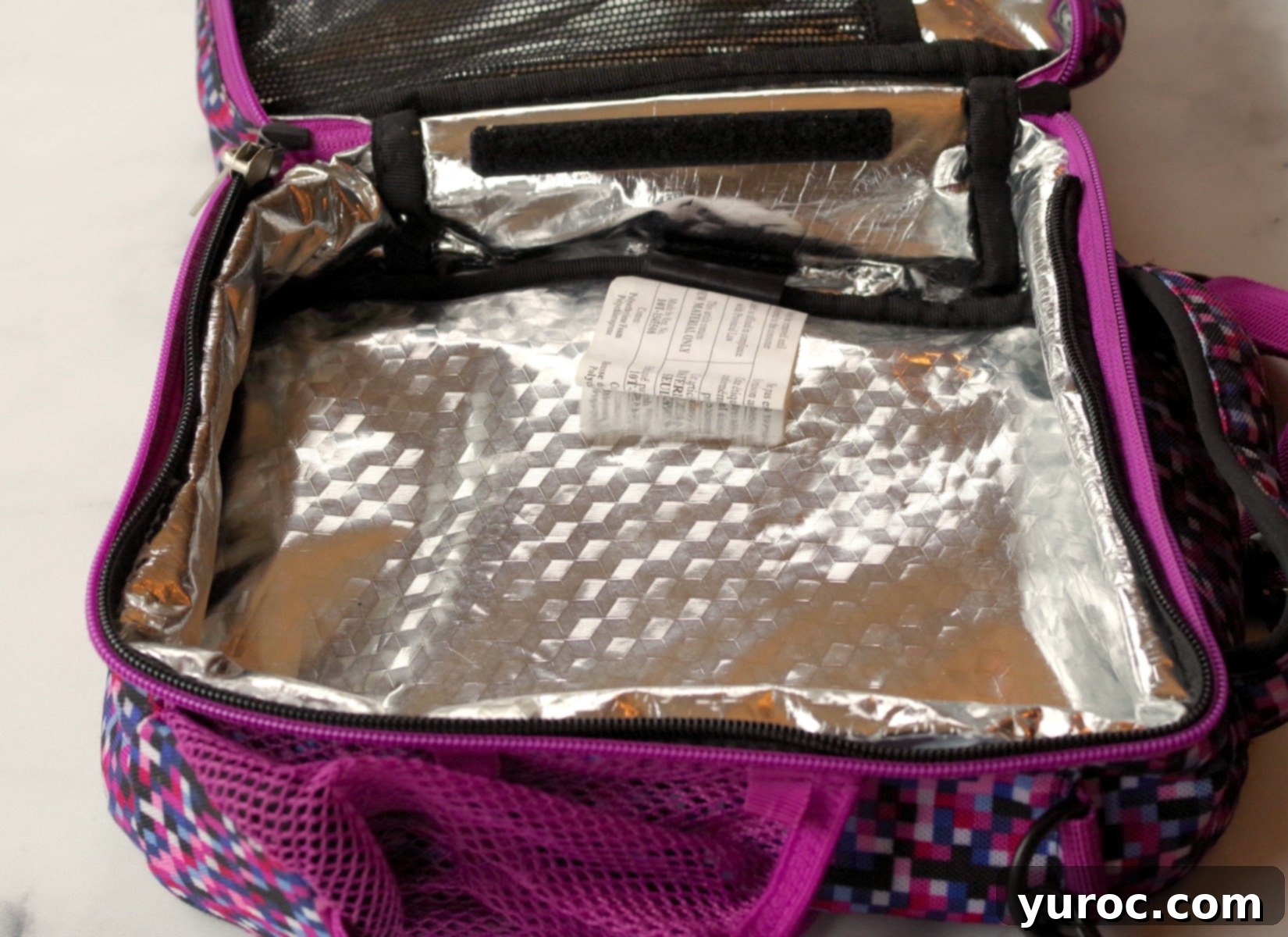 15 No-Prep Healthy School Lunches for Teens 2 inside of an empty lunch box, ready to be filled with healthy teen lunch ideas